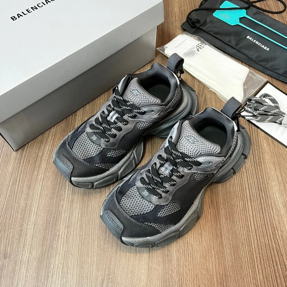 🌴🌴🌴Balenciaga's craftsmanship needs no mention - Picture 2 of 5